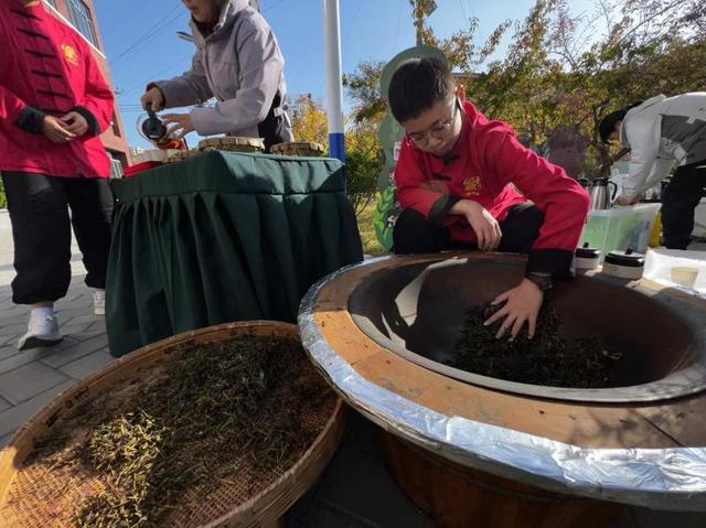 开元体育“学风的一半在田野”门头沟区中小幼创新型农业劳动教育实施方案实行(图2)