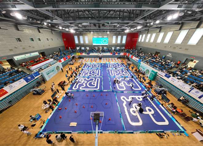 开元体育全国大学生智能汽车竞赛决赛走进哈工程(图1)